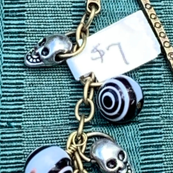 Hypnotic/Skulls bookmark