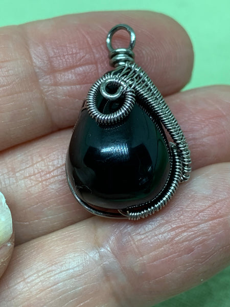 Black Agate Woven Wire Teardrop Pendant