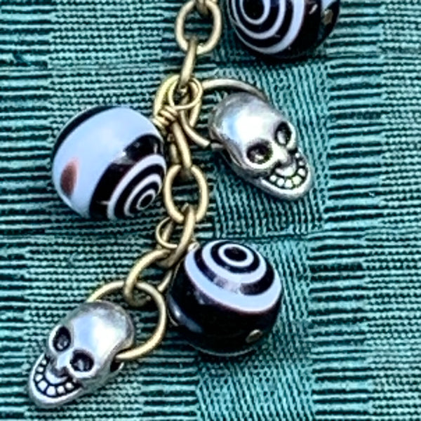 Hypnotic/Skulls bookmark