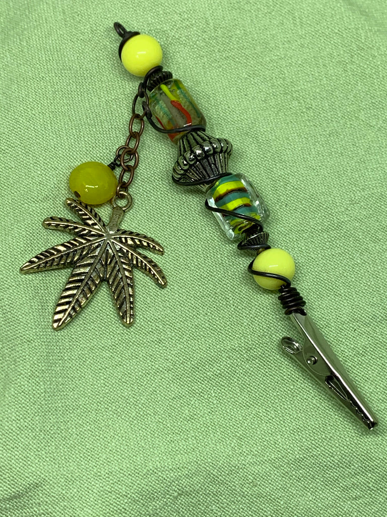 Beachy garden view bracelet helper (roach clip) - NEMAA